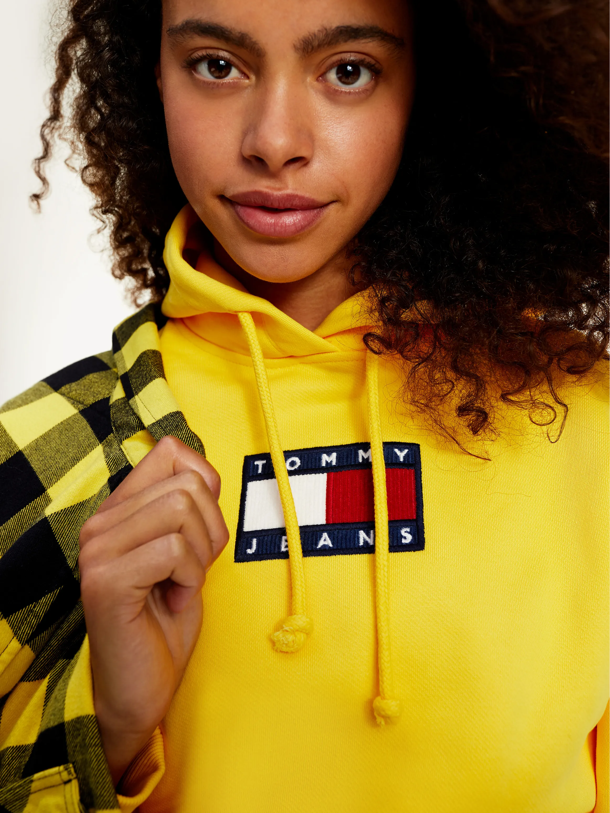 Tommy Badge Cropped Fit Hoody | Sweatshirts & Hoodies | Tommy Hilfiger