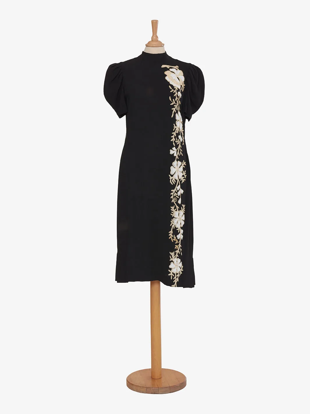 Vintage dress with white beaded embroidery and vertical flower - '40s